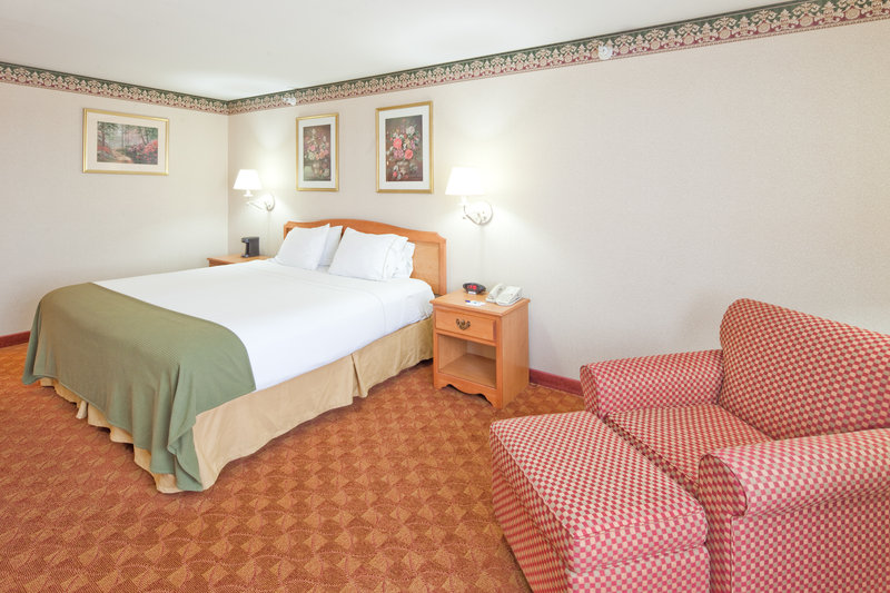 Holiday Inn Express Wauseon - Wauseon, OH