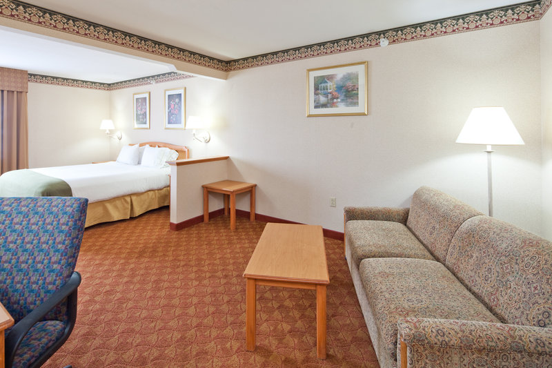 Holiday Inn Express Wauseon - Wauseon, OH
