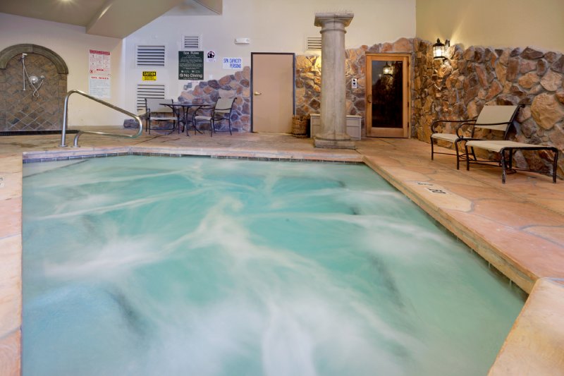 Holiday Inn Express - Marina, CA