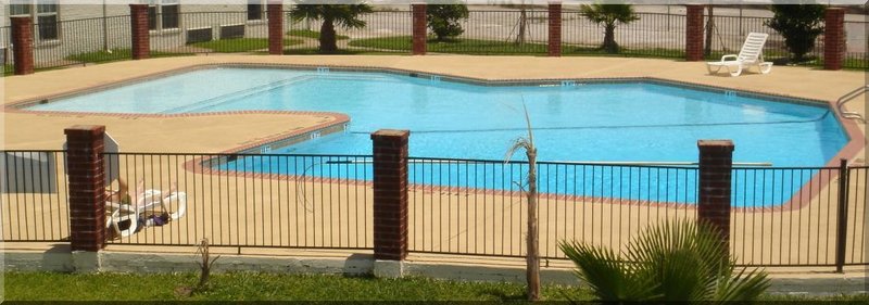 Bays Inn & Suites Baytown - Baytown, TX