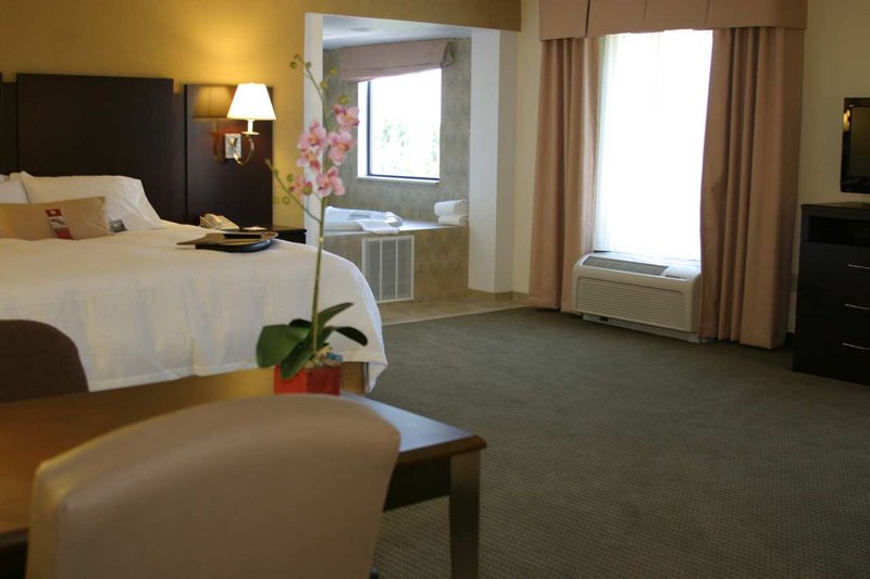 Hampton Inn & Suites Lino Lakes - Circle Pines, MN