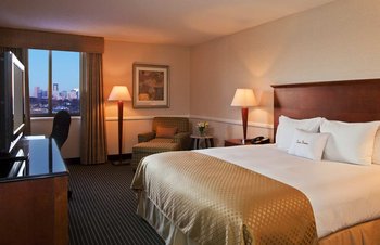 Doubletree Hotel Minneapolis Park Place - Room