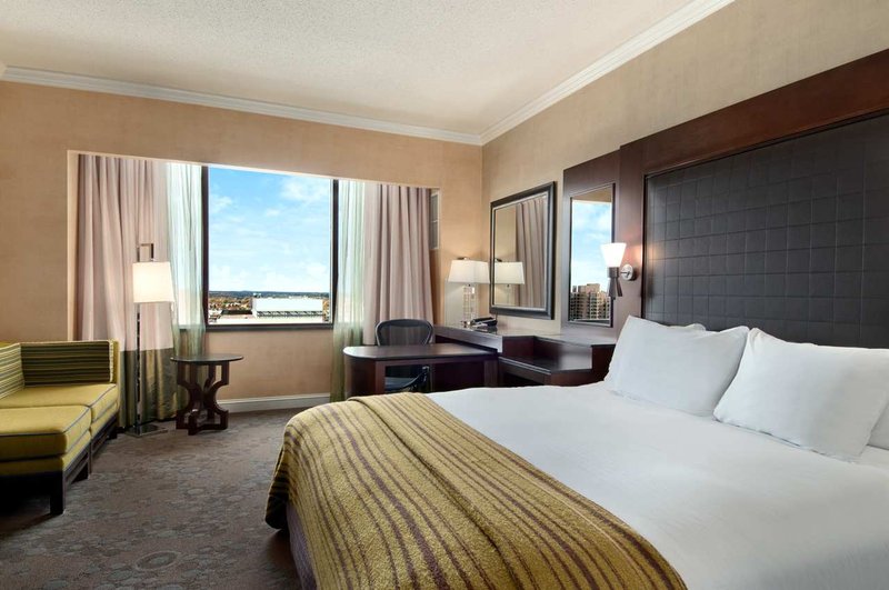 Hilton Minneapolis - Minneapolis, MN