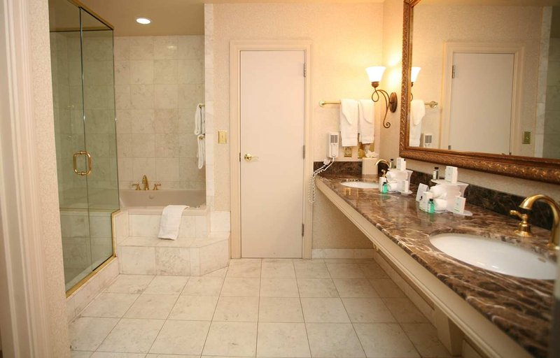 Embassy Suites By Hilton New Orleans Convention Center - New Orleans, LA