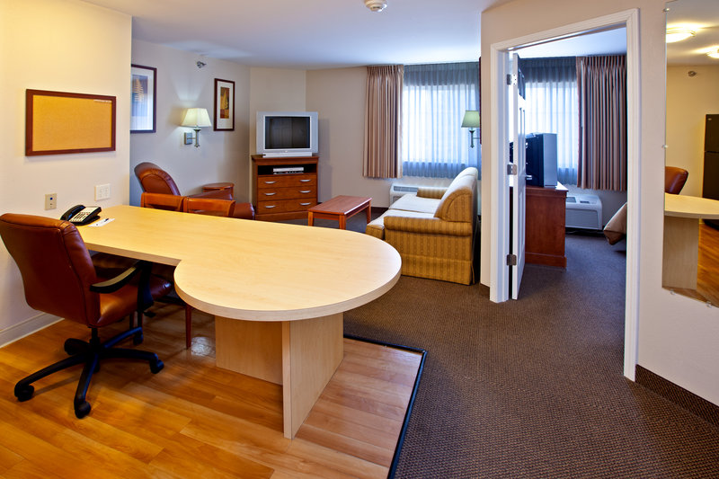 Candlewood Suites ELKHART - Elkhart, IN