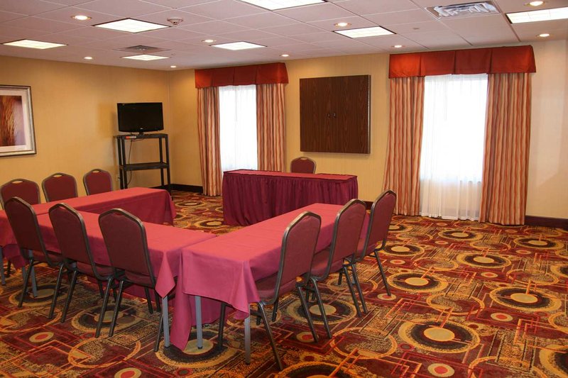 Hampton Inn Muscatine - Muscatine, IA