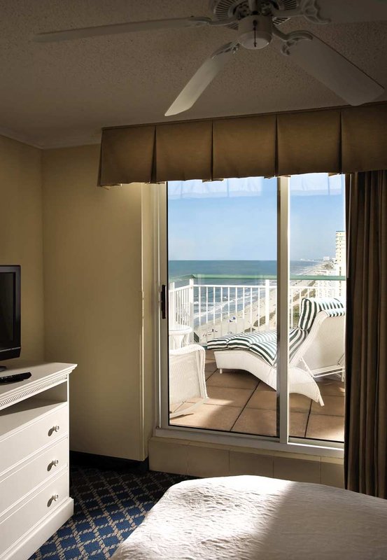 Hampton Inn & Suites Myrtle Beach Oceanfront Resort - Myrtle Beach, SC