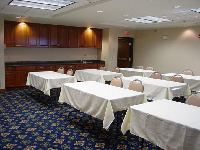 Holiday Inn Express & Suites ABERDEEN - Frederick, SD