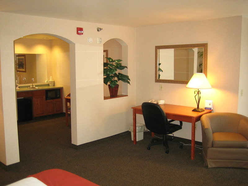 Holiday Inn Express & Suites ABERDEEN - Frederick, SD