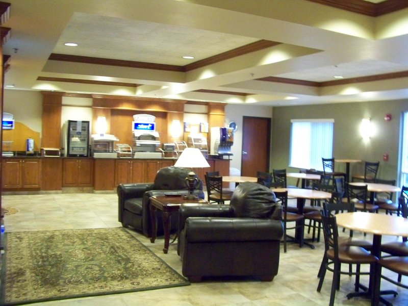 Holiday Inn Express & Suites ABERDEEN - Frederick, SD