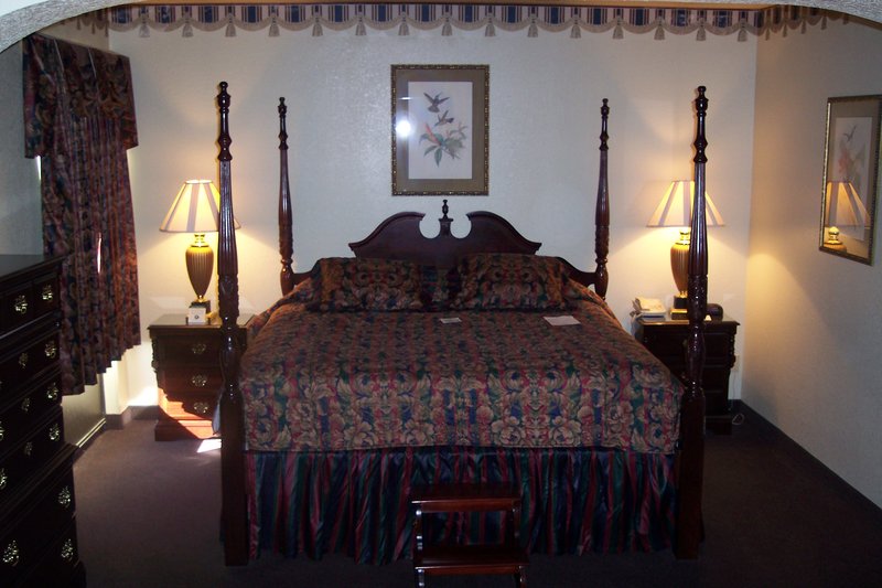 HOLIDAY INN EXPRESS-ASHEBORO - Asheboro, NC