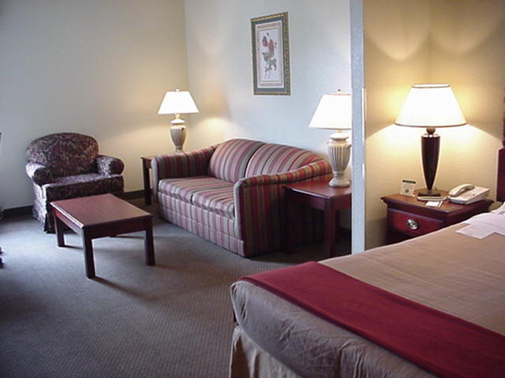 HOLIDAY INN EXPRESS-ASHEBORO - Asheboro, NC