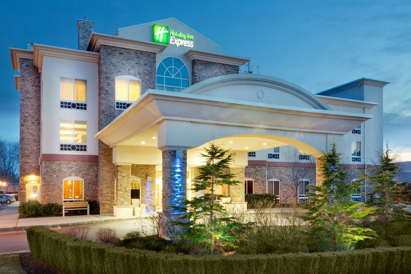 Holiday Inn Express Hotel & Suites East End - Riverhead, NY