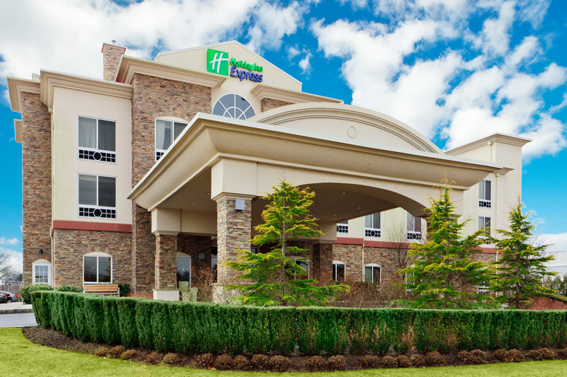 Holiday Inn Express Hotel & Suites East End - Riverhead, NY