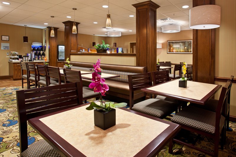 Holiday Inn Express MEADVILLE (I-79 EXIT 147A) - Springboro, PA