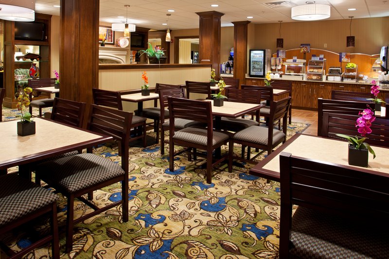 Holiday Inn Express MEADVILLE (I-79 EXIT 147A) - Springboro, PA