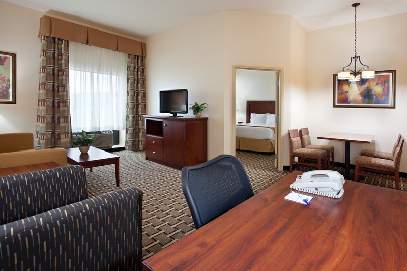 Holiday Inn Express MEADVILLE (I-79 EXIT 147A) - Springboro, PA