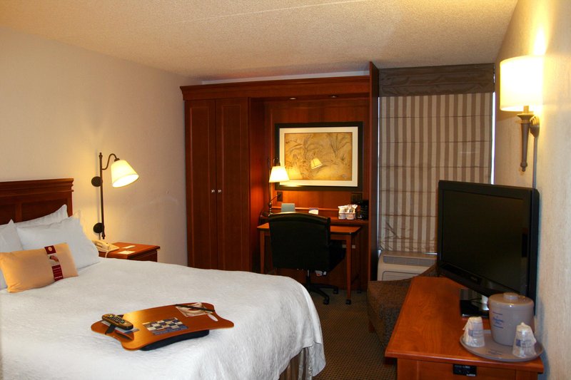 Hampton Inn Des Moines-Airport - Des Moines, IA