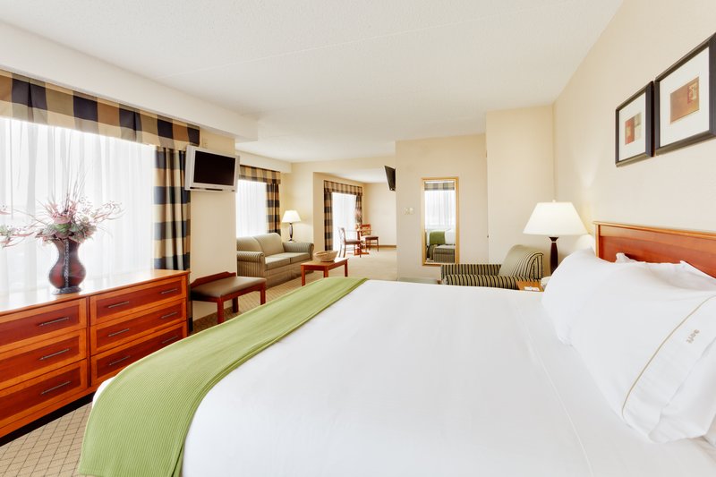 Holiday Inn Express Hotel & Suites East End - Riverhead, NY