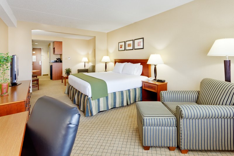 Holiday Inn Express Hotel & Suites East End - Riverhead, NY