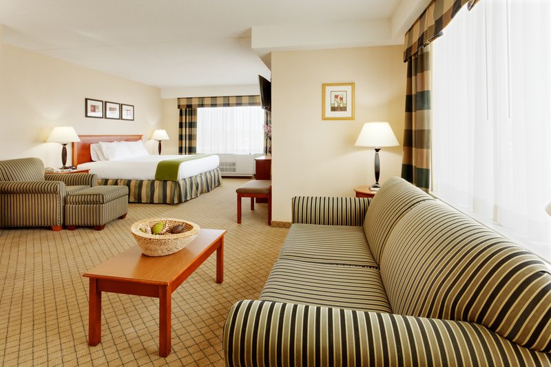 Holiday Inn Express Hotel & Suites East End - Riverhead, NY