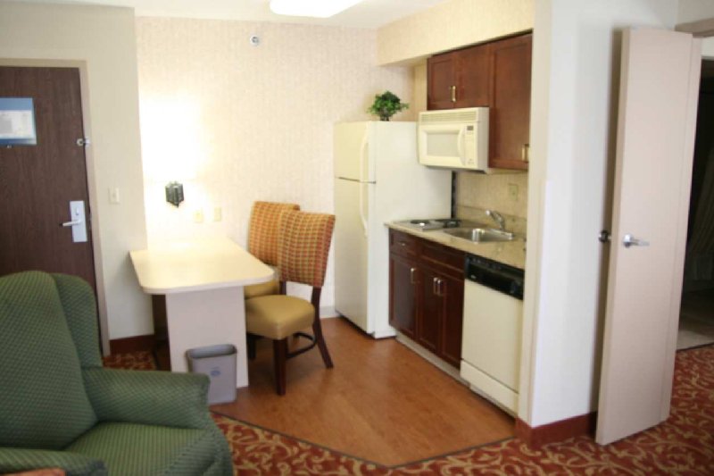 Hampton Inn & Suites Memphis-Shady Grove - Memphis, TN