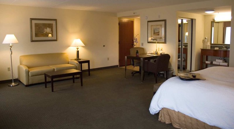 Hampton Inn & Suites Lino Lakes - Circle Pines, MN