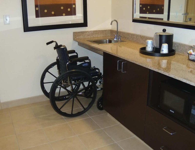 Hampton Inn & Suites Smithfield - Smithfield, VA