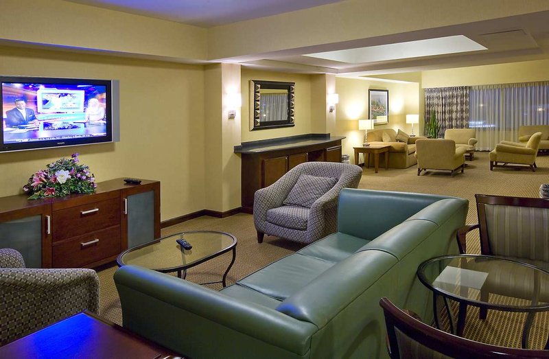 Doubletree Suites By Hilton Hotel & Conference Center Chicago-Downers Grove - Downers Grove, IL