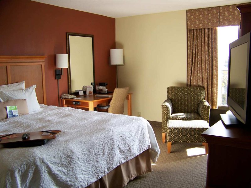 Hampton Inn-Norfolk/Naval Base - Norfolk, VA