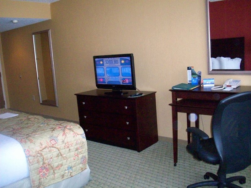 Holiday Inn Hotel & Suites NASHUA - Nashua, NH