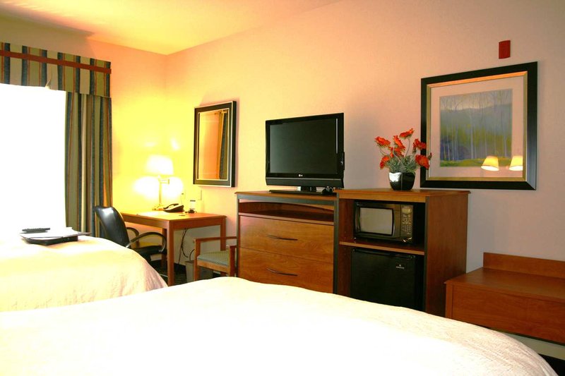 Hampton Inn-Lancaster - Lancaster, CA