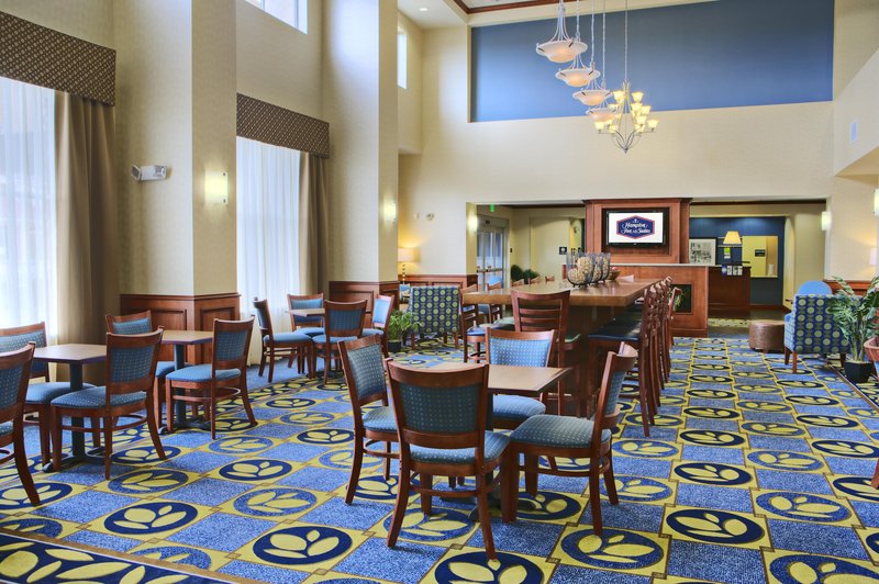 Hampton Inn & Suites Ridgecrest - Ridgecrest, CA