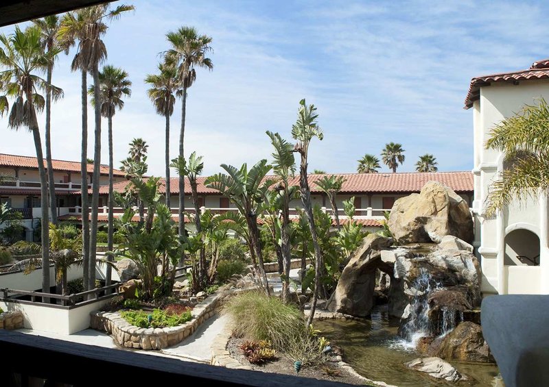 Embassy Suites By Hilton Mandalay Beach Resort - Oxnard, CA