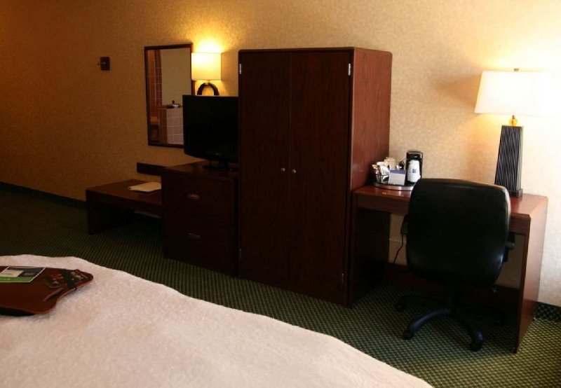HAMPTON INN - Milan, OH