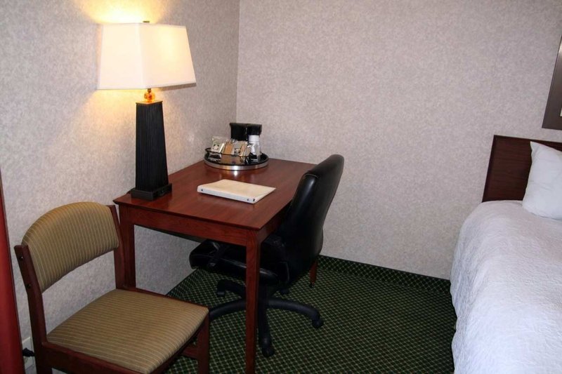 Hampton Inn & Suites Sandusky/Milan - Milan, OH