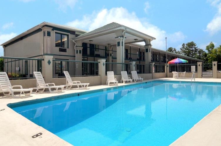 Howard Johnson Inn at Six Flags, GA - Austell, GA