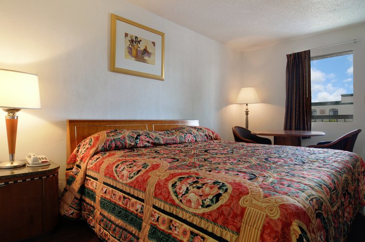 Howard Johnson Inn at Six Flags, GA - Austell, GA