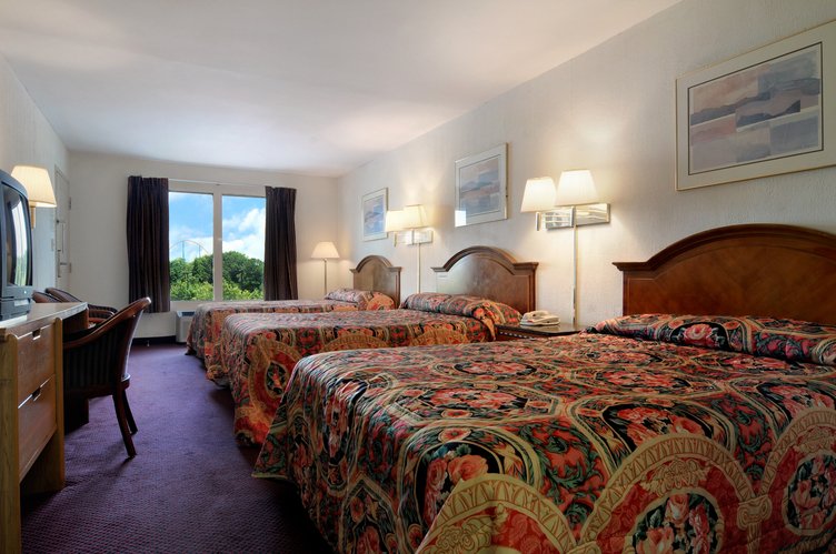 Howard Johnson Inn at Six Flags, GA - Austell, GA