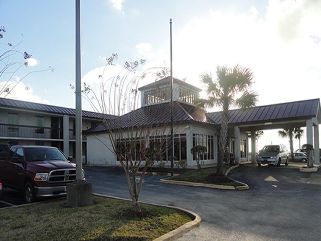 Red Carpet Inn - Jennings, LA
