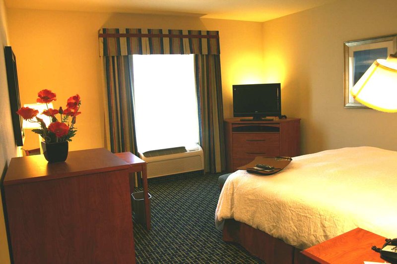 Hampton Inn-Lancaster - Lancaster, CA