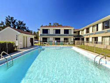 Howard Johnson Inn Pensacola Fl - Pensacola, FL