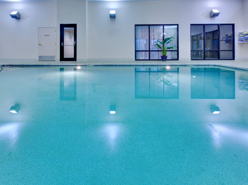 Holiday Inn Express CEDAR RAPIDS (COLLINS RD) - Cedar Rapids, IA