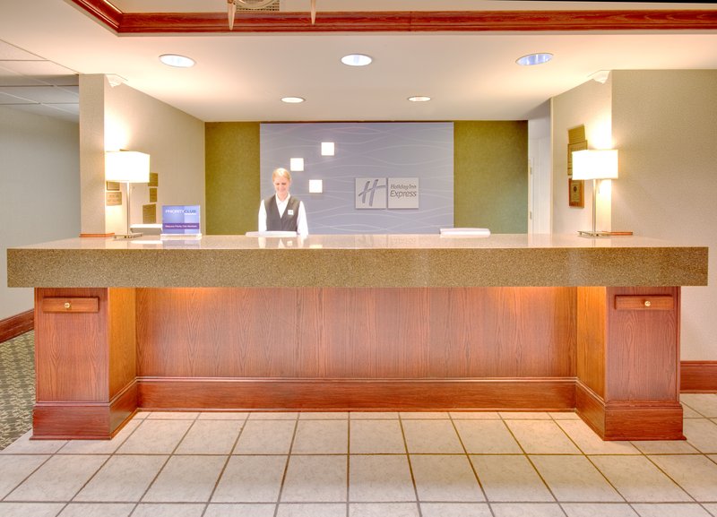 Holiday Inn Express CEDAR RAPIDS (COLLINS RD) - Cedar Rapids, IA