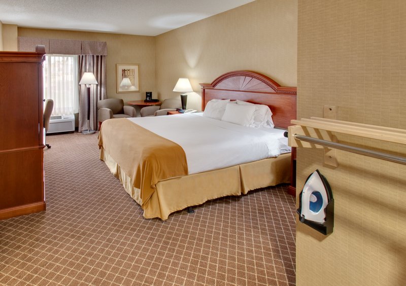 Holiday Inn Express CEDAR RAPIDS (COLLINS RD) - Cedar Rapids, IA