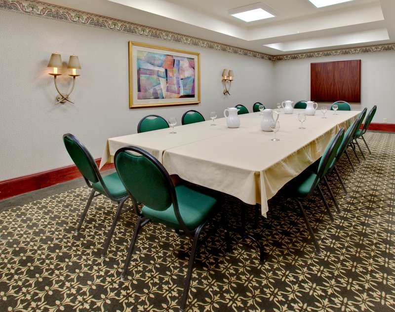 Holiday Inn Express CEDAR RAPIDS (COLLINS RD) - Cedar Rapids, IA