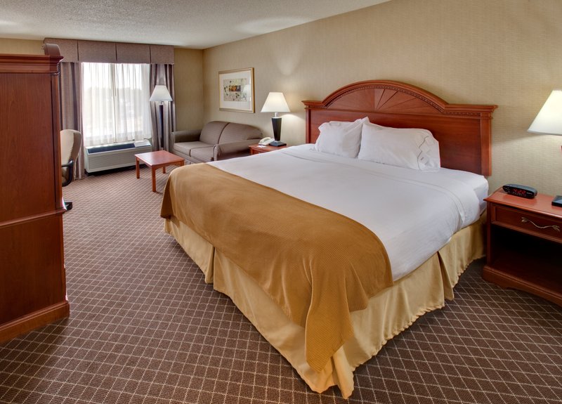 Holiday Inn Express CEDAR RAPIDS (COLLINS RD) - Cedar Rapids, IA