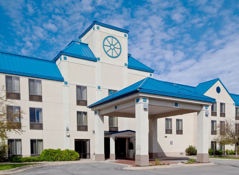 Holiday Inn Express CEDAR RAPIDS (COLLINS RD) - Cedar Rapids, IA