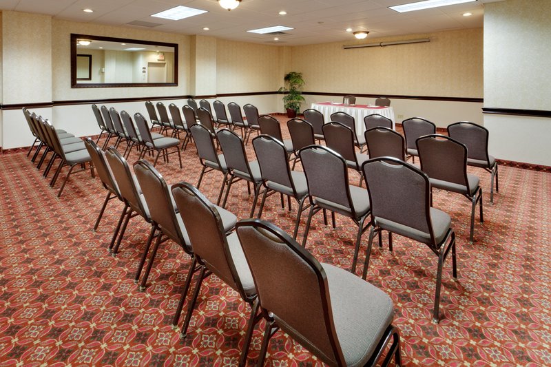 Holiday Inn Westbury-Long Island - Williston Park, NY