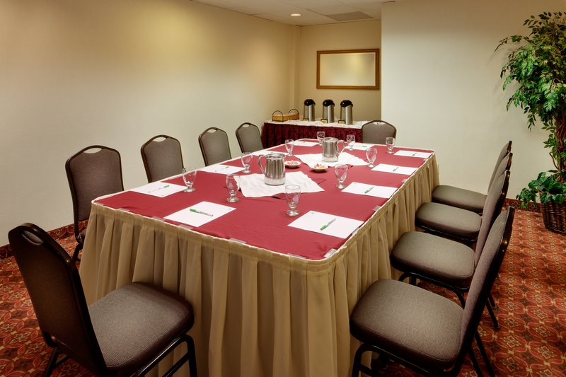 Holiday Inn Westbury-Long Island - Williston Park, NY